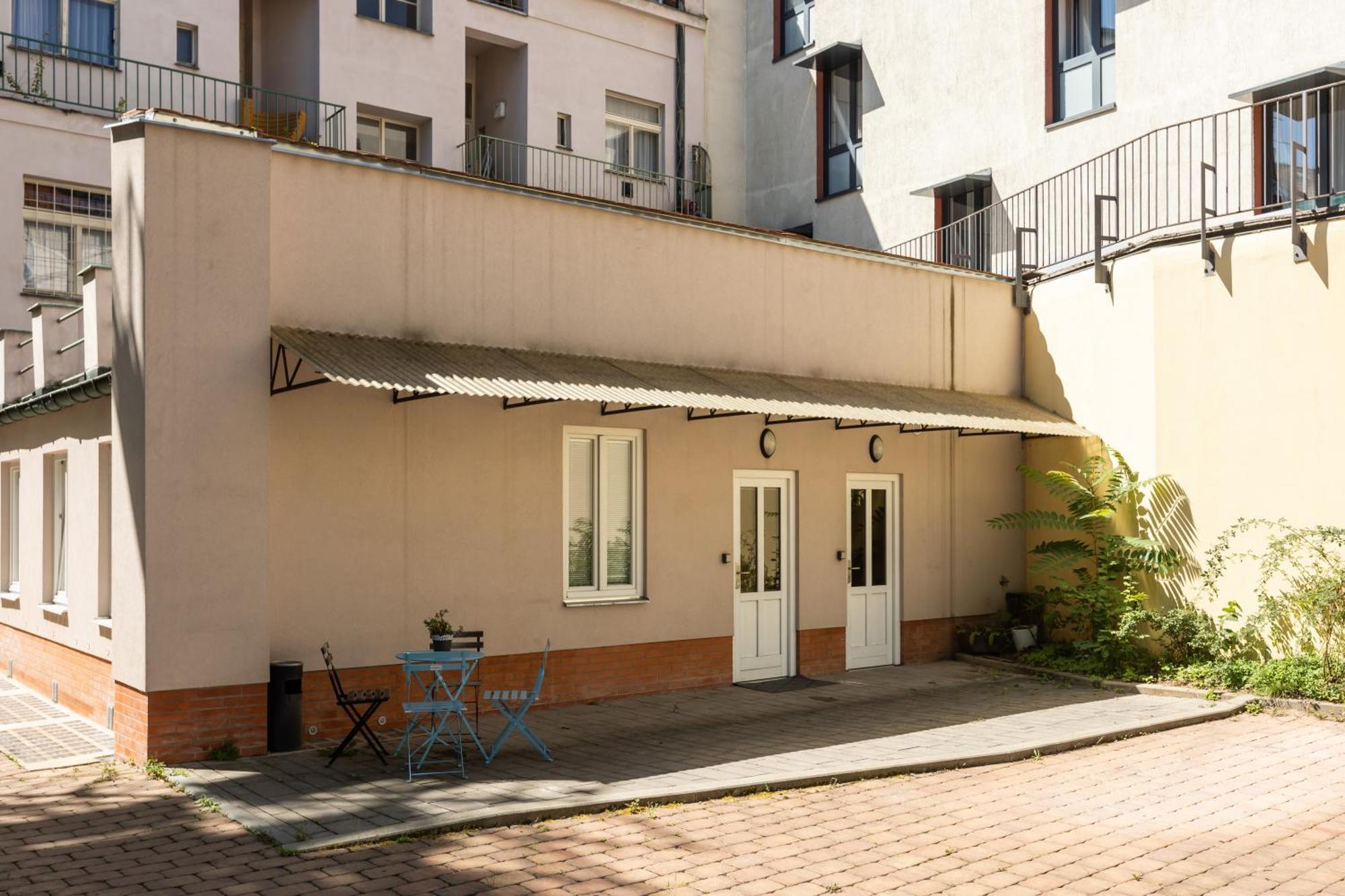 Spacious Apartment In Quiet Courtyard Near Charles Bridge 프라하 외부 사진