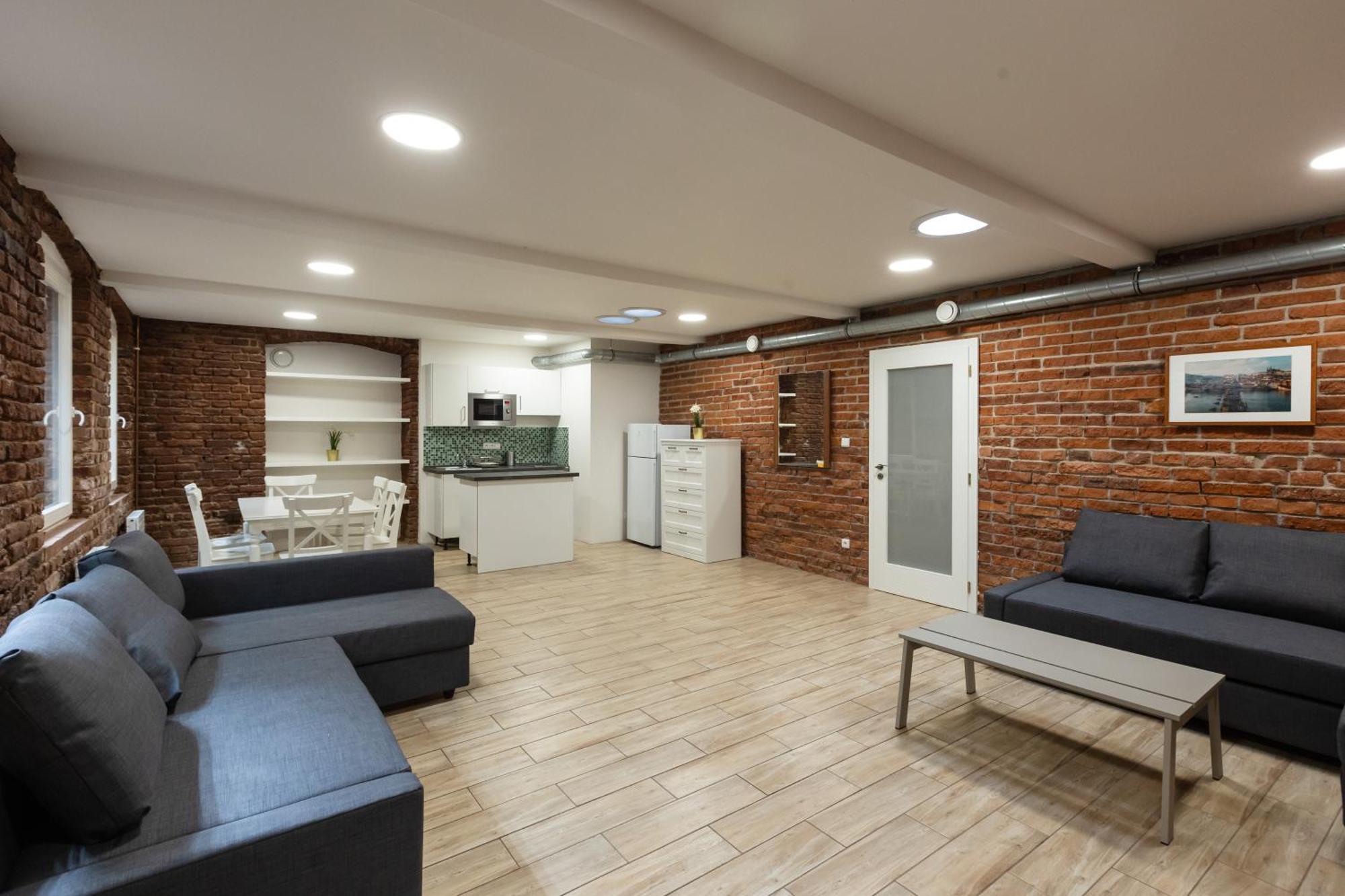 Spacious Apartment In Quiet Courtyard Near Charles Bridge 프라하 외부 사진